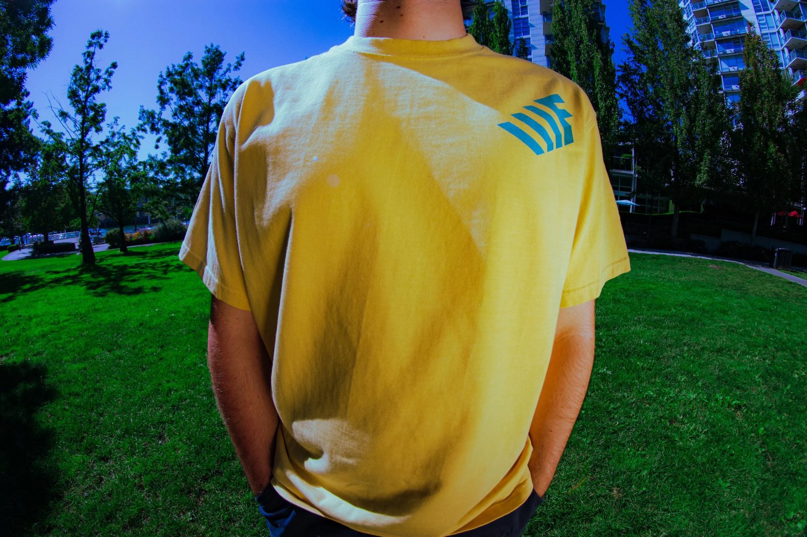 THE LEMONADE TEE alt view